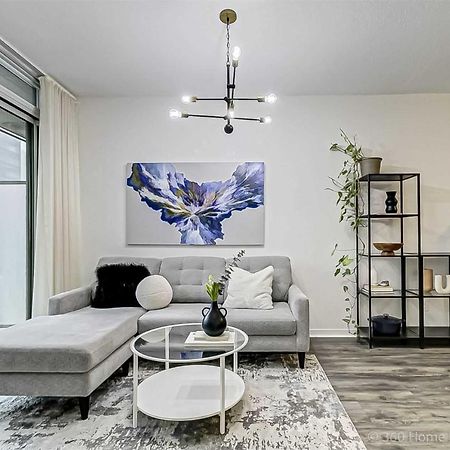 Prime Location - Stunning 2-Bdrm Condo Торонто Екстер'єр фото