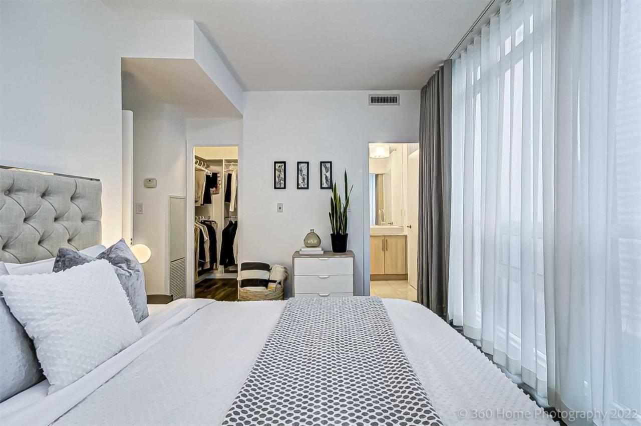 Prime Location - Stunning 2-Bdrm Condo Торонто Екстер'єр фото