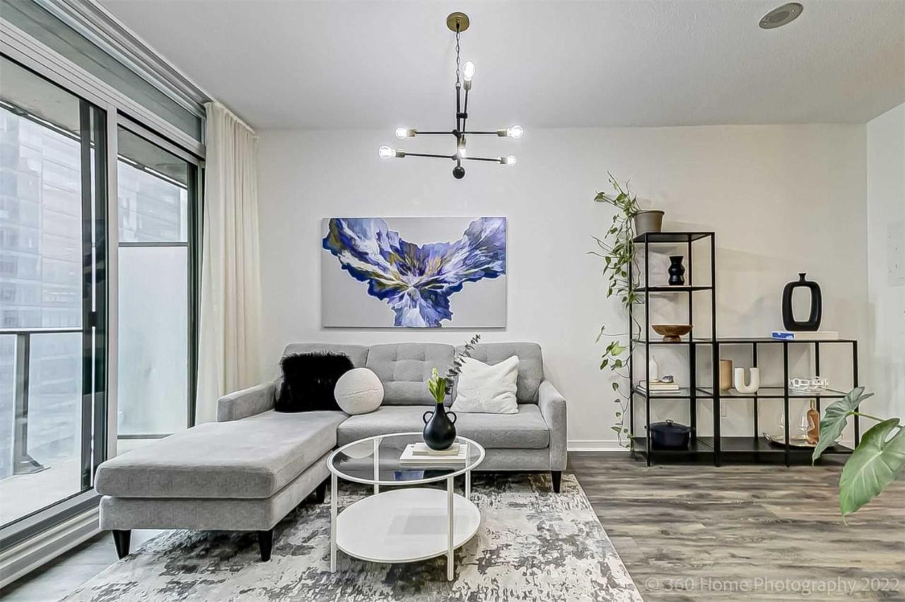 Prime Location - Stunning 2-Bdrm Condo Торонто Екстер'єр фото